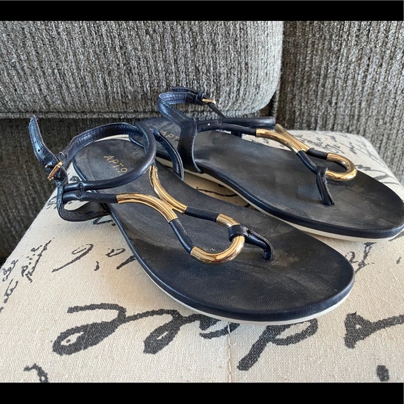 Women’s sandals - Picture 1 of 3